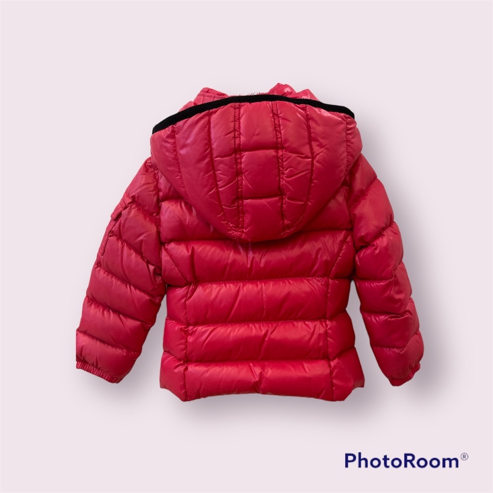 Moncler kids coat in fuchsia